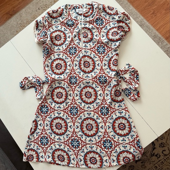 Molly Bracken Short Sleeve Geometric Print Blue Red Mini Dress Small - Picture 1 of 2